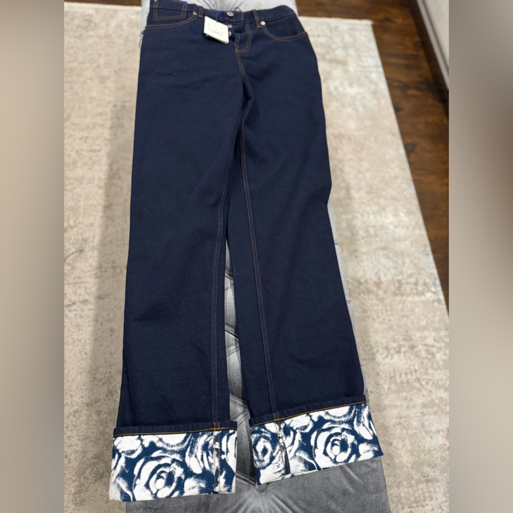 Women's Burberry jeans with roses patch